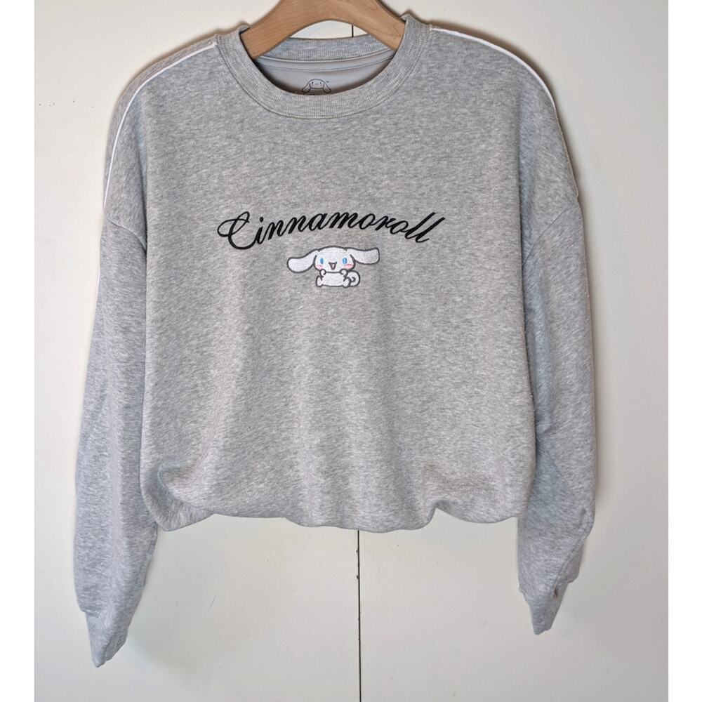 Cinnamoroll Sanrio Gray Cropped Sweatshirt Medium